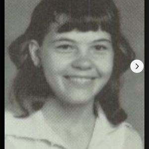 Meet your Posher, Edith